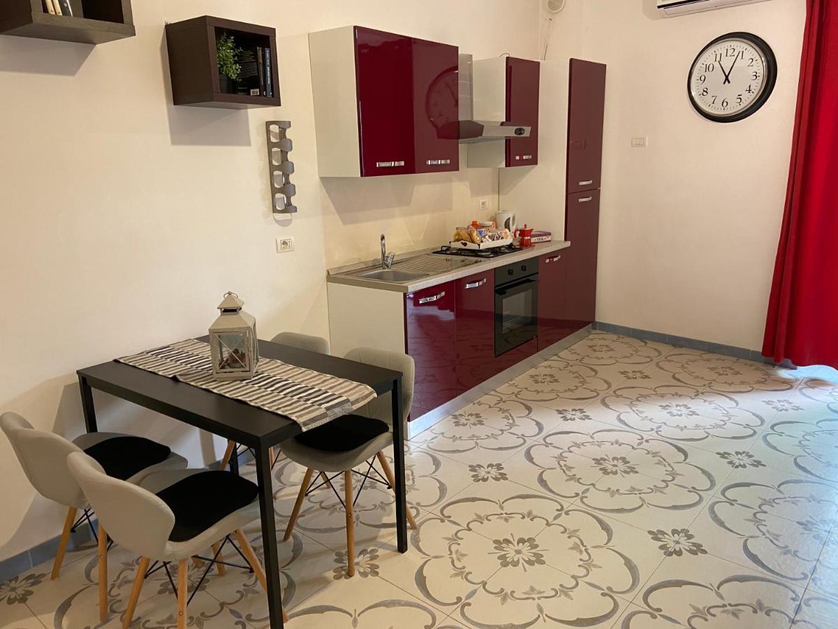 B&B Le Statuine Барлетта Экстерьер фото