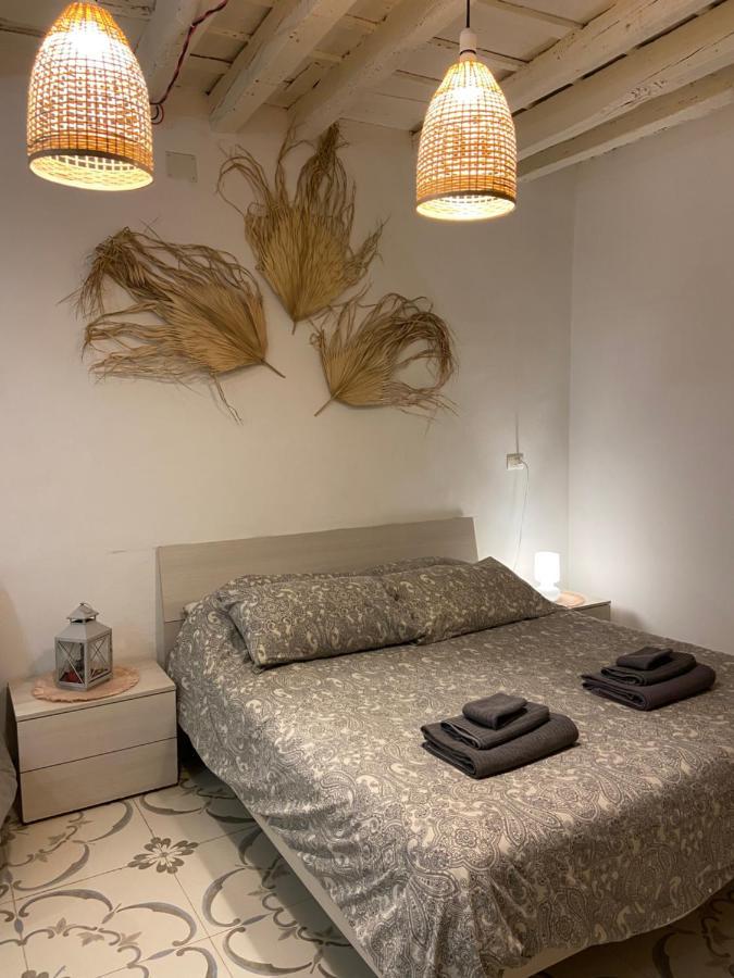 B&B Le Statuine Барлетта Экстерьер фото